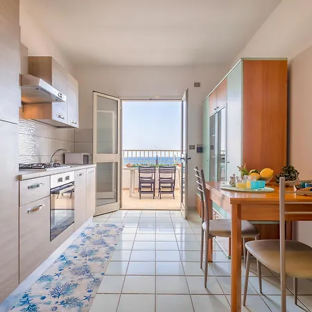 La Marina House *